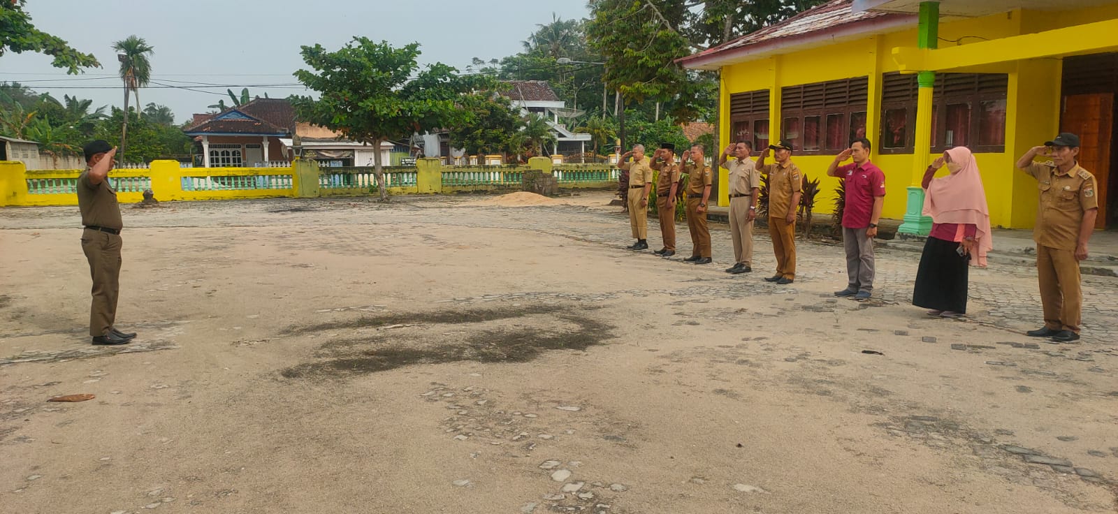 Apel Senin Pagi Di Pimpin Oleh Kasi Trantibum Bpak Sukiman